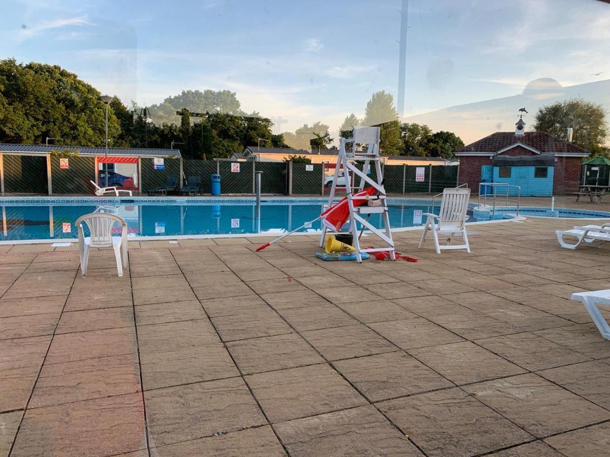 Norfolk Caravan Staycation Pet Friendly Belton with Browston Esterno foto